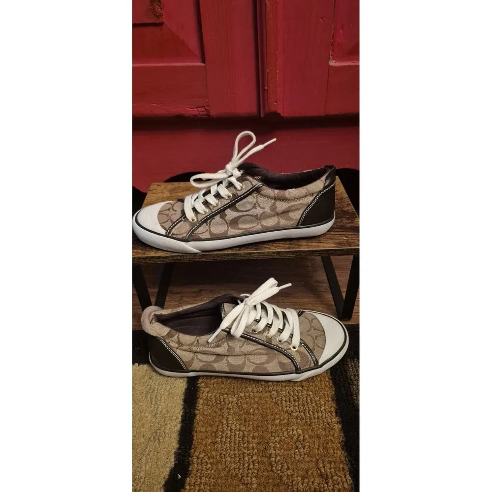 Coach 6.5 B Barret Signature Sneakers In Brown & Tan Flat Lace Ups Womens EUC